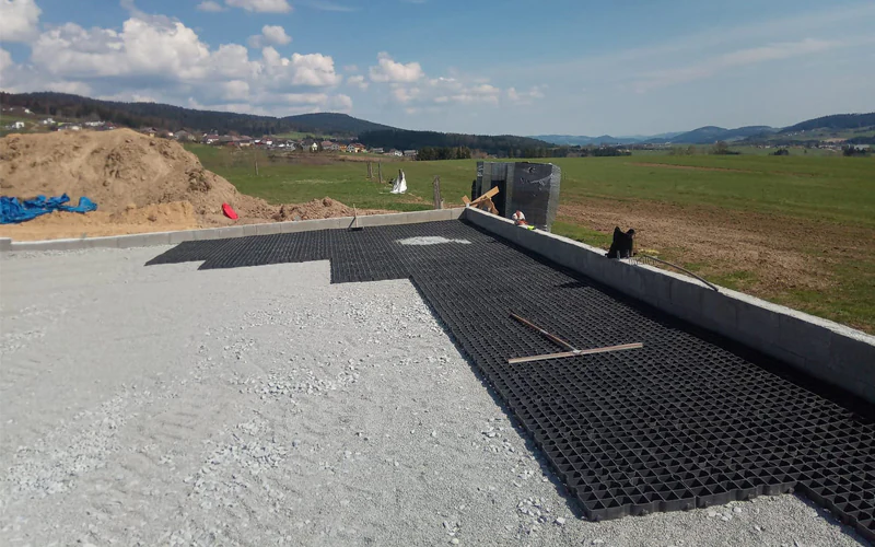 podloga za parkiralista